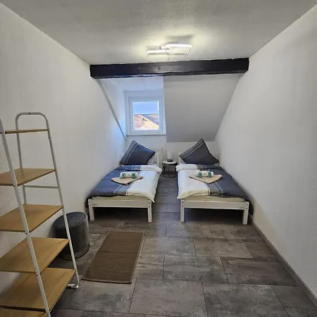 Gemuetliche Dachwohnung In Bruchmuehlbach-miesau Apartament *
